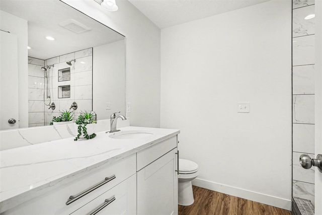 880 Paw Paw Drive, Holland, MI 49423