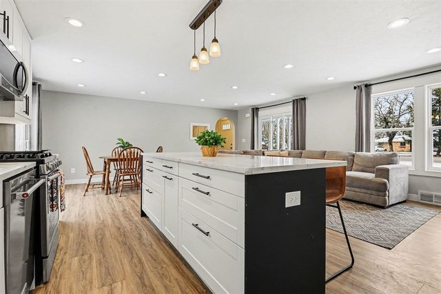 880 Paw Paw Drive, Holland, MI 49423