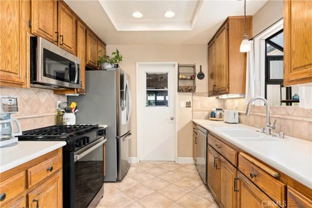 33 N Madrid, Newbury Park, CA 91320