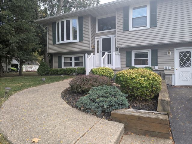 162 North Street, Ridgeway, NY 14103