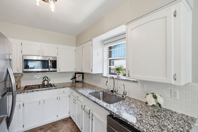 5808 Sunnywood Drive, Dallas, TX 75228