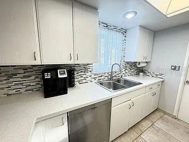 709 HICKORY LANE, Bradenton, FL 34208