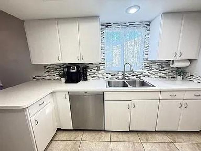 709 HICKORY LANE, Bradenton, FL 34208