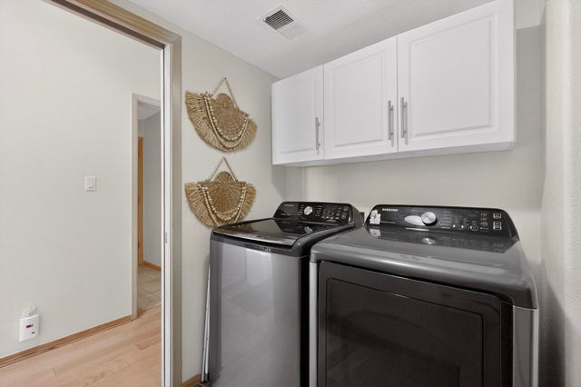 6232 Silverlace Trail NE, Albuquerque, NM 87111