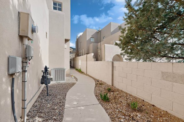 6232 Silverlace Trail NE, Albuquerque, NM 87111