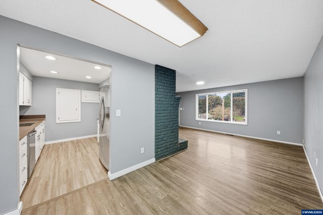 1317 Parkway Dr NW, Salem, OR 97304