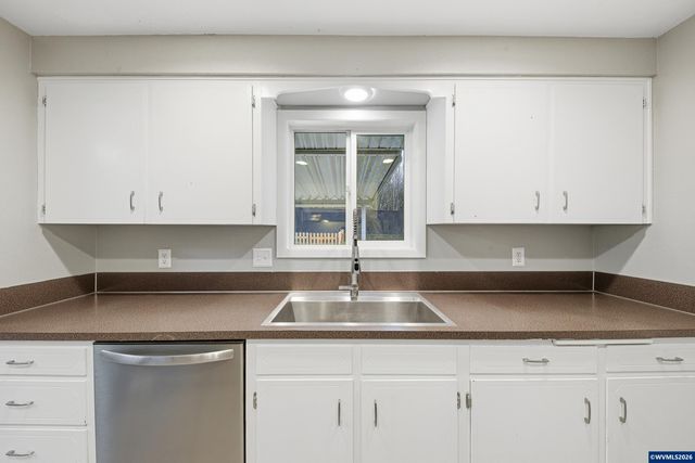 1317 Parkway Dr NW, Salem, OR 97304