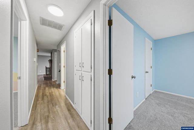 1317 Parkway Dr NW, Salem, OR 97304