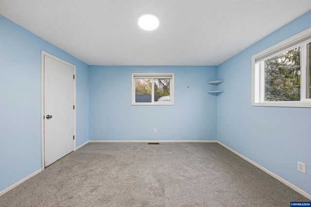 1317 Parkway Dr NW, Salem, OR 97304