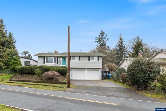 1317 Parkway Dr NW, Salem, OR 97304