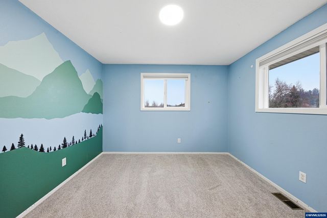 1317 Parkway Dr NW, Salem, OR 97304