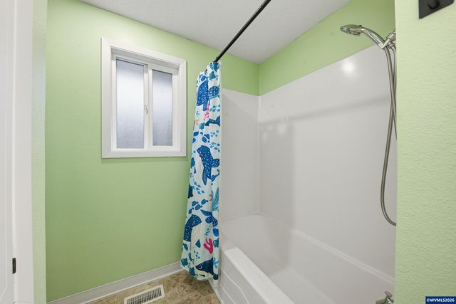 1317 Parkway Dr NW, Salem, OR 97304