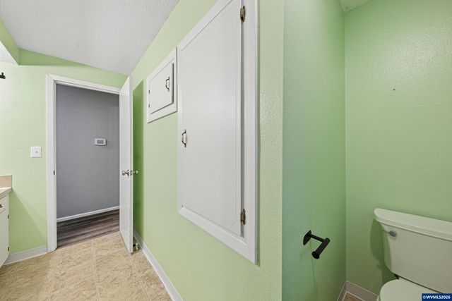 1317 Parkway Dr NW, Salem, OR 97304