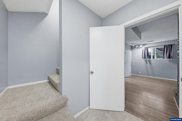 1317 Parkway Dr NW, Salem, OR 97304