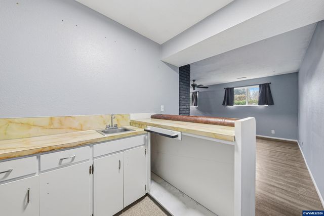 1317 Parkway Dr NW, Salem, OR 97304