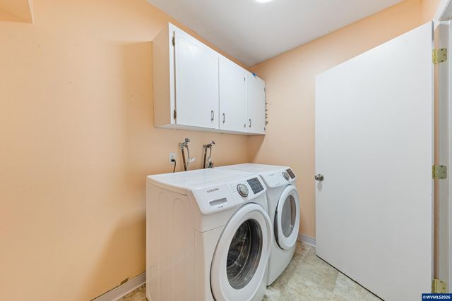 1317 Parkway Dr NW, Salem, OR 97304