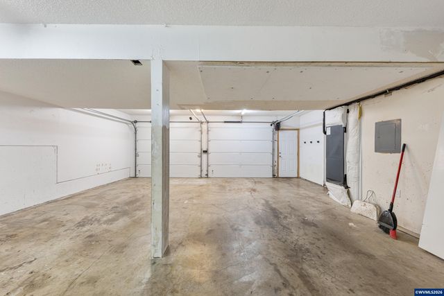 1317 Parkway Dr NW, Salem, OR 97304