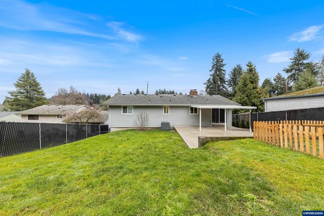 1317 Parkway Dr NW, Salem, OR 97304