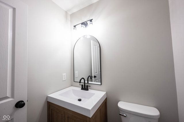 5228 Deer Creek Drive, Indianapolis, IN 46254