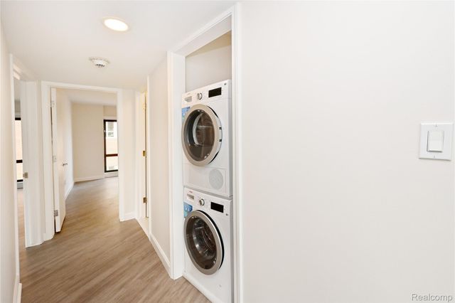 211 E Merrill Street 405, Birmingham, MI 48009