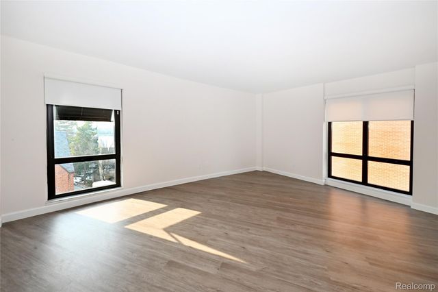 211 E Merrill Street 405, Birmingham, MI 48009