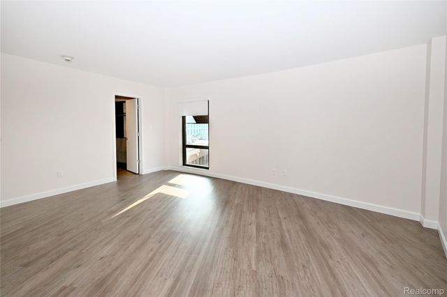 211 E Merrill Street 405, Birmingham, MI 48009