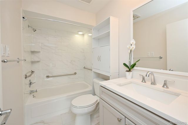 211 E Merrill Street 405, Birmingham, MI 48009