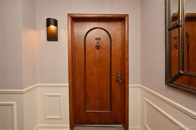 211 E Merrill Street 405, Birmingham, MI 48009