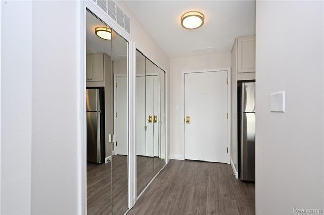 211 E Merrill Street 405, Birmingham, MI 48009