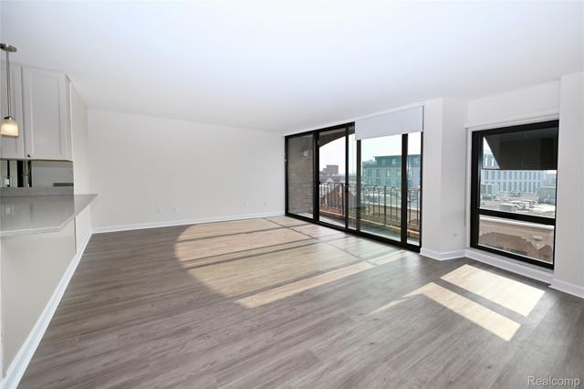 211 E Merrill Street 405, Birmingham, MI 48009