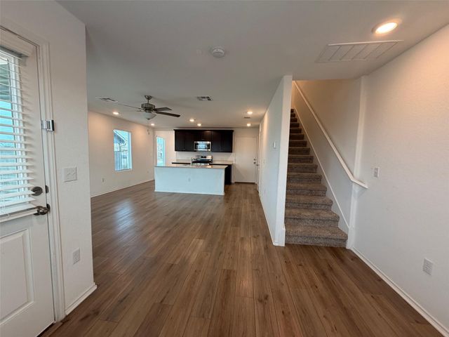 7316 Sparkling Light DR B, Del Valle, TX 78617