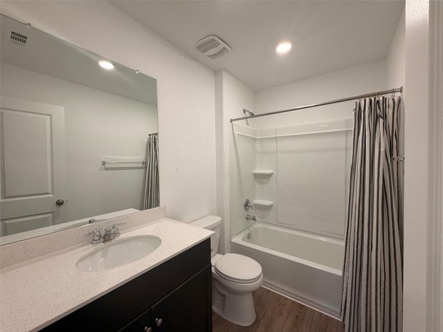 7316 Sparkling Light DR B, Del Valle, TX 78617