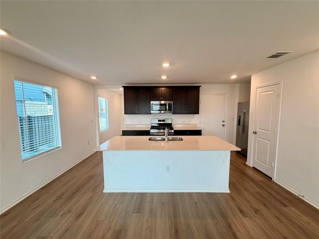 7316 Sparkling Light DR B, Del Valle, TX 78617