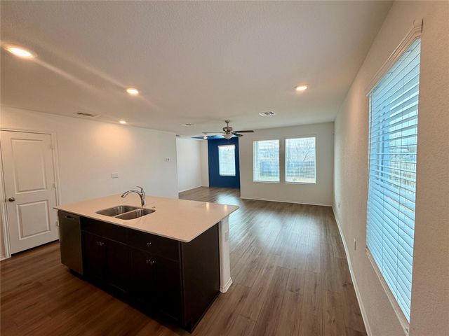 7316 Sparkling Light DR B, Del Valle, TX 78617