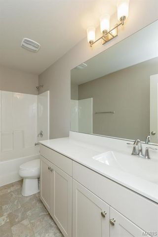32 Wingtip Court, St Peters, MO 63376