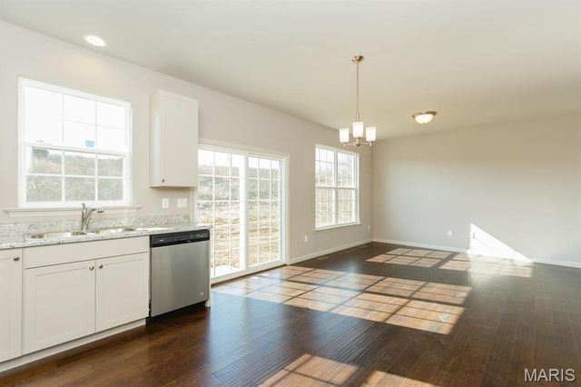 32 Wingtip Court, St Peters, MO 63376
