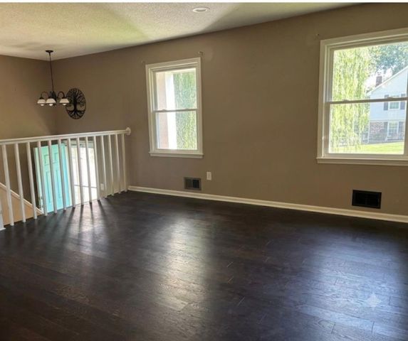 6704 E 129th Street, Grandview, MO 64030