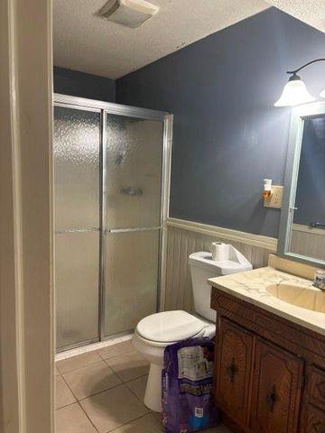 6704 E 129th Street, Grandview, MO 64030