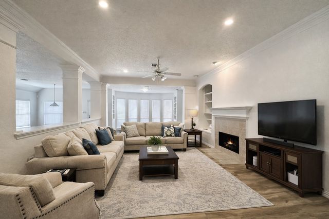 6342 Cobblestone Lane, Arlington, TX 76001