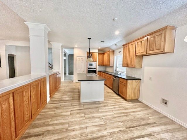 6342 Cobblestone Lane, Arlington, TX 76001