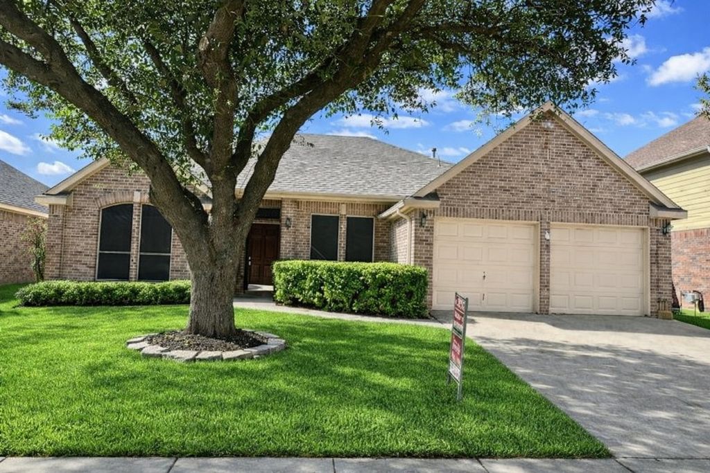 6342 Cobblestone Lane, Arlington, TX 76001
