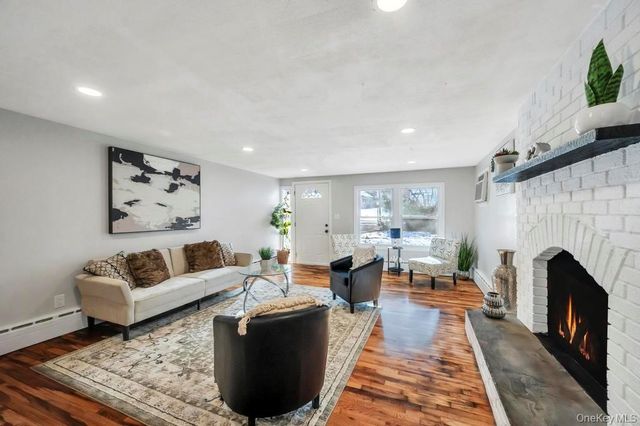 63 Beech Avenue, Farmingville, NY 11738