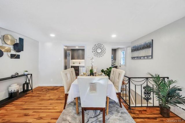 63 Beech Avenue, Farmingville, NY 11738