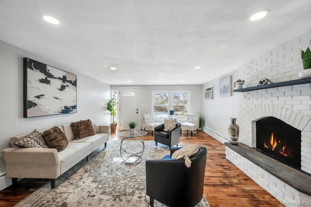 63 Beech Avenue, Farmingville, NY 11738