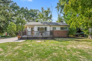 28706 Southpointe Road, Grosse Ile Township, MI 48138