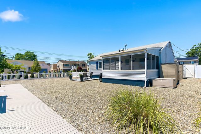 29 Clarkson Drive, Toms River, NJ 08753