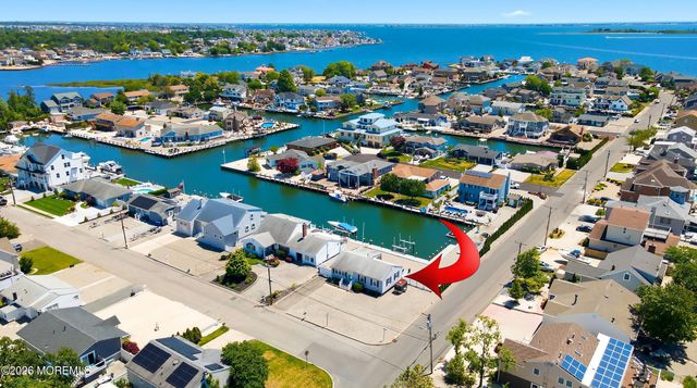 29 Clarkson Drive, Toms River, NJ 08753