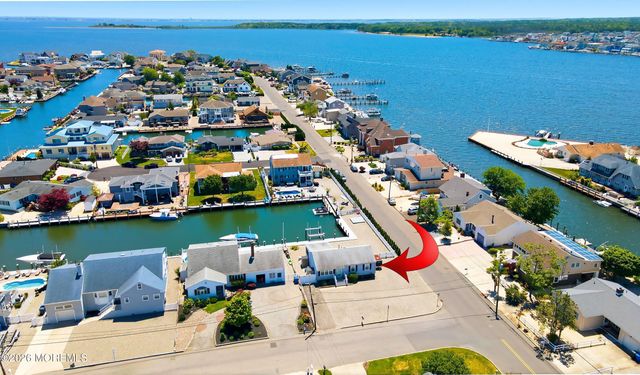29 Clarkson Drive, Toms River, NJ 08753