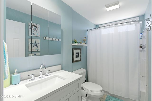 29 Clarkson Drive, Toms River, NJ 08753