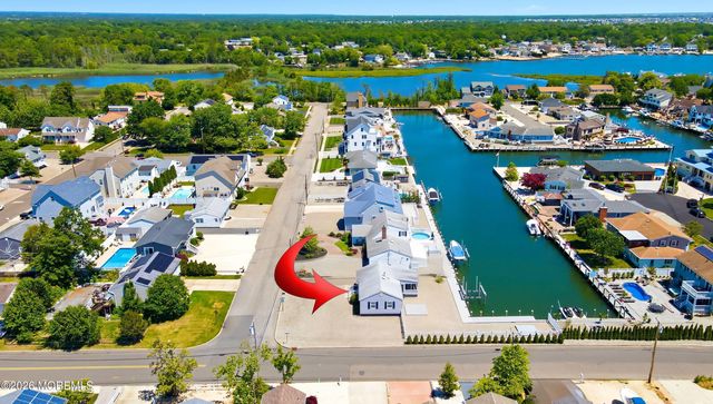 29 Clarkson Drive, Toms River, NJ 08753